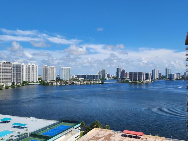 250 174th Street, Sunny Isles Beach, FL 33160