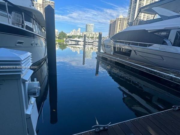 19777 E Country Club Dr , Aventura, FL 33180