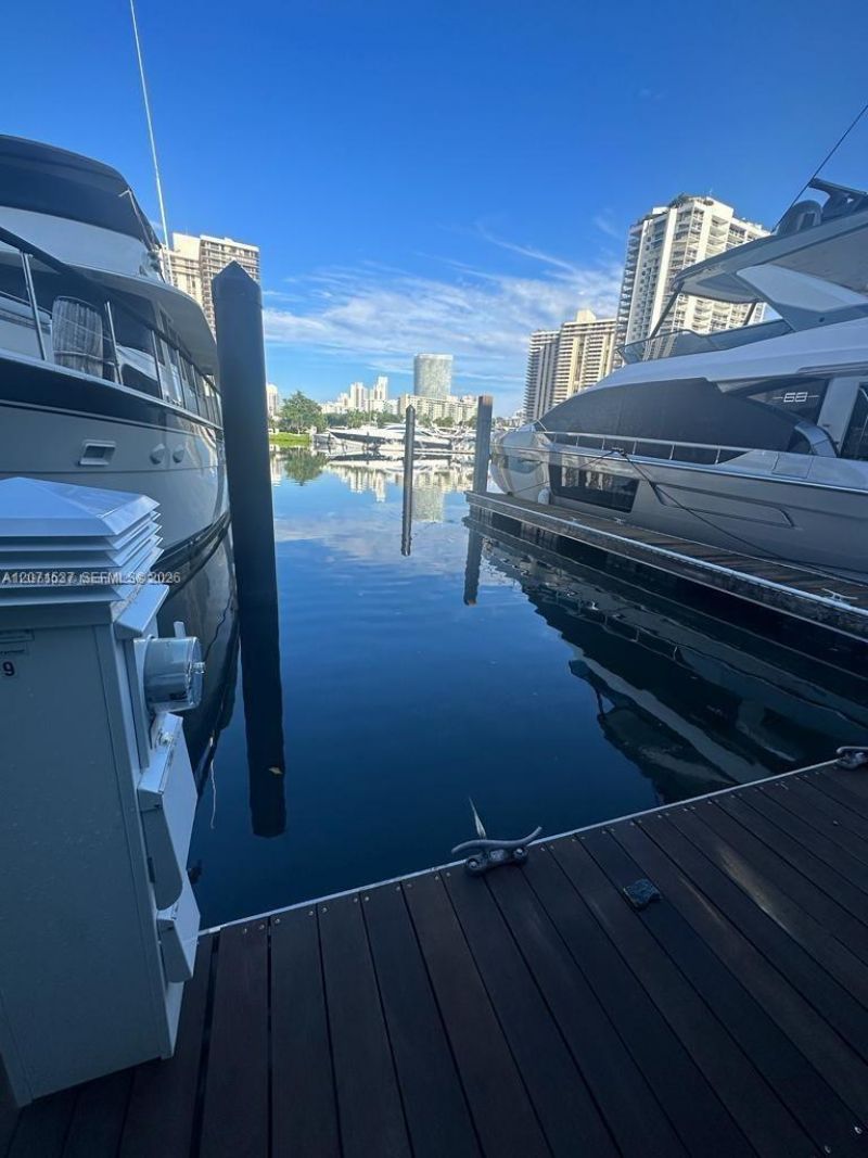 19777 E Country Club Dr , Aventura, FL 33180 Photo