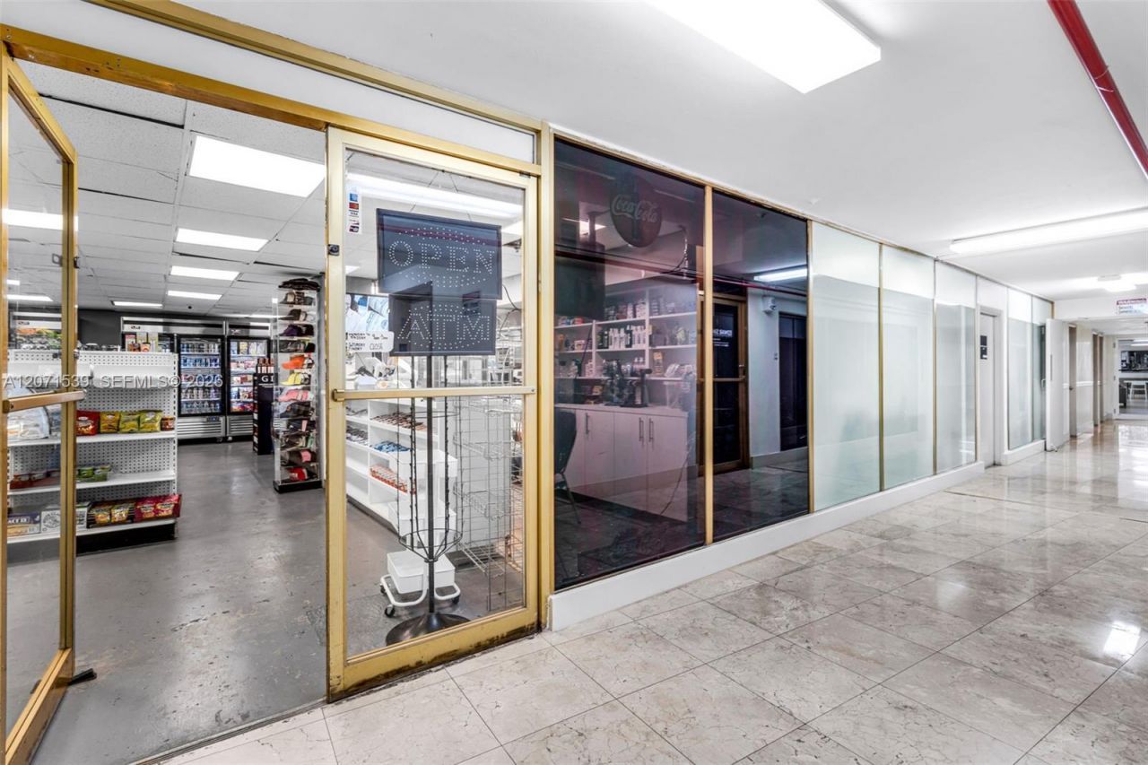 100 Lincoln Rd , Unit 539, Miami Beach, FL 33139 Photo