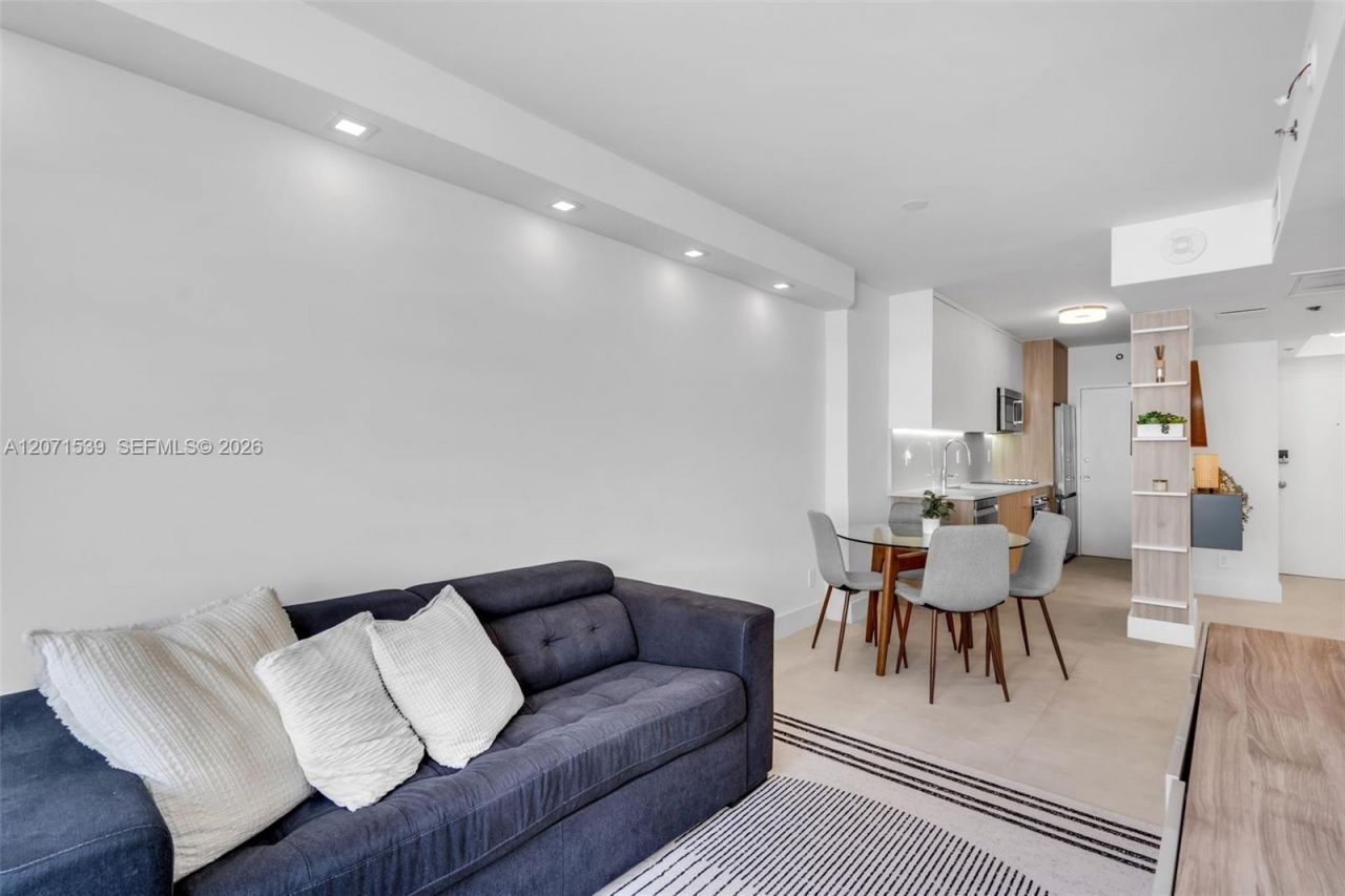 100 Lincoln Rd , Unit 539, Miami Beach, FL 33139 Photo