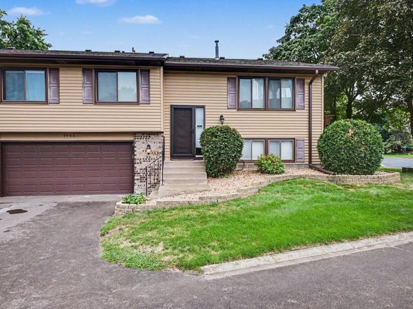 1086 122nd Avenue NE, Blaine, MN 55434