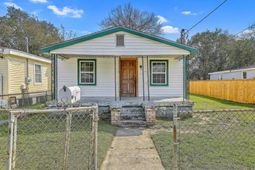 1989 Hugo Avenue photo 4