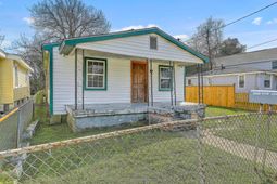 1989 Hugo Avenue photo 4