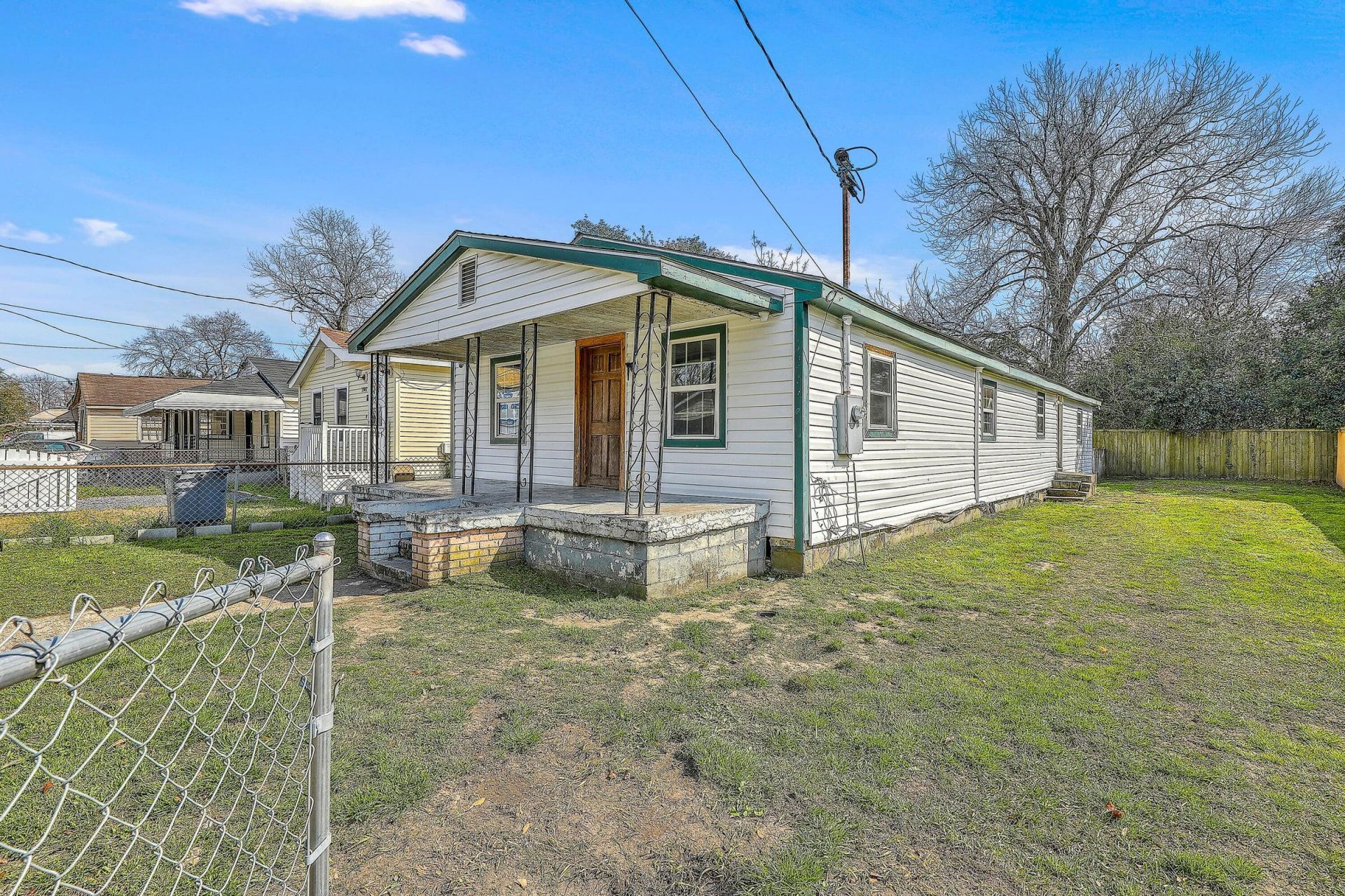 1989 Hugo Avenue Photo 4