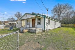 1989 Hugo Avenue photo 4
