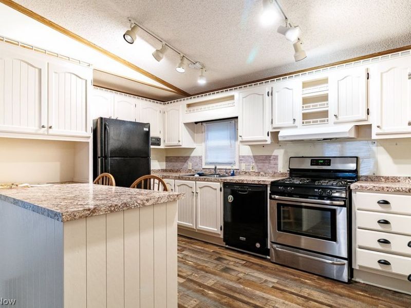 1229 Columbiana-Lisbon Road, Unit 103, Columbiana, OH 44408 Photo 6