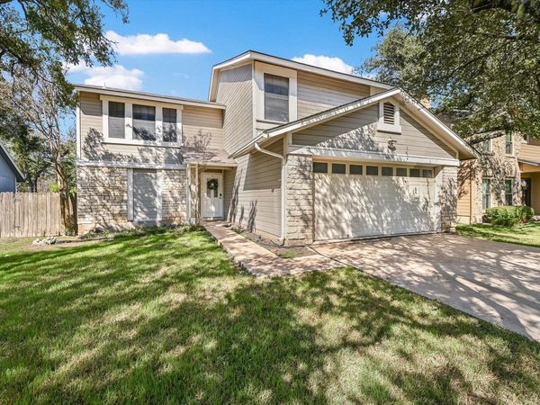 6808 Luckenbach LN, Austin, TX 78729