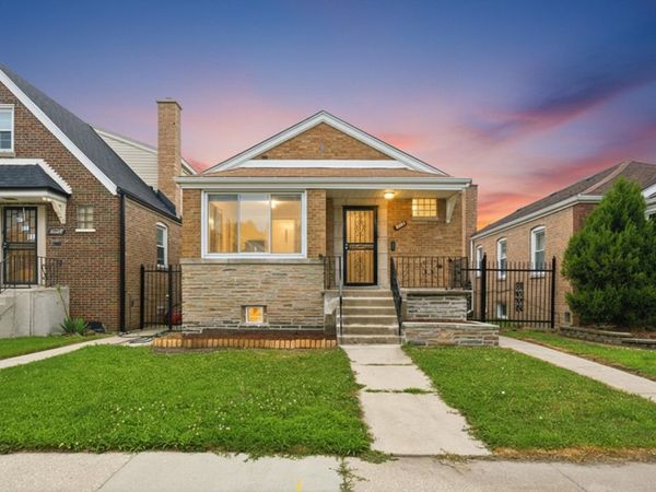 8004 S Richmond Street , Chicago, IL 60652