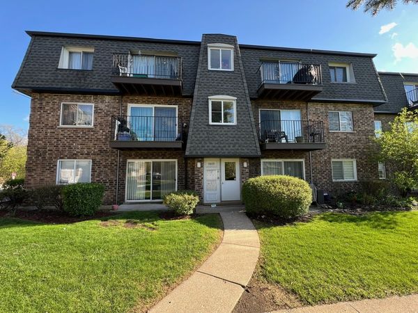 9409 BAY COLONY Drive, Unit 1E, Des Plaines, IL 60016