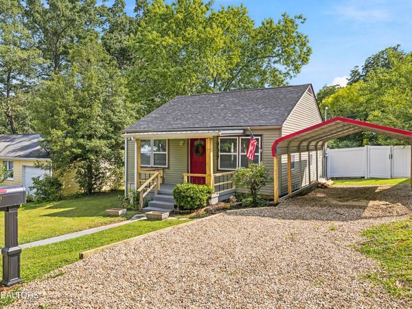 909 N C St, Lenoir City, TN 37771