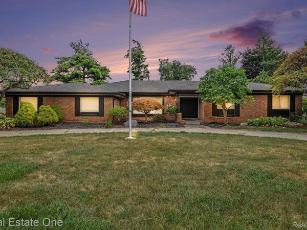 11584 Chicago Road, Warren, Mi 48093