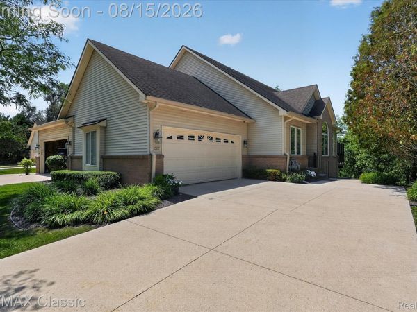 1007 Bird Song Lane, Unit 4, Milford Village, Mi 48381