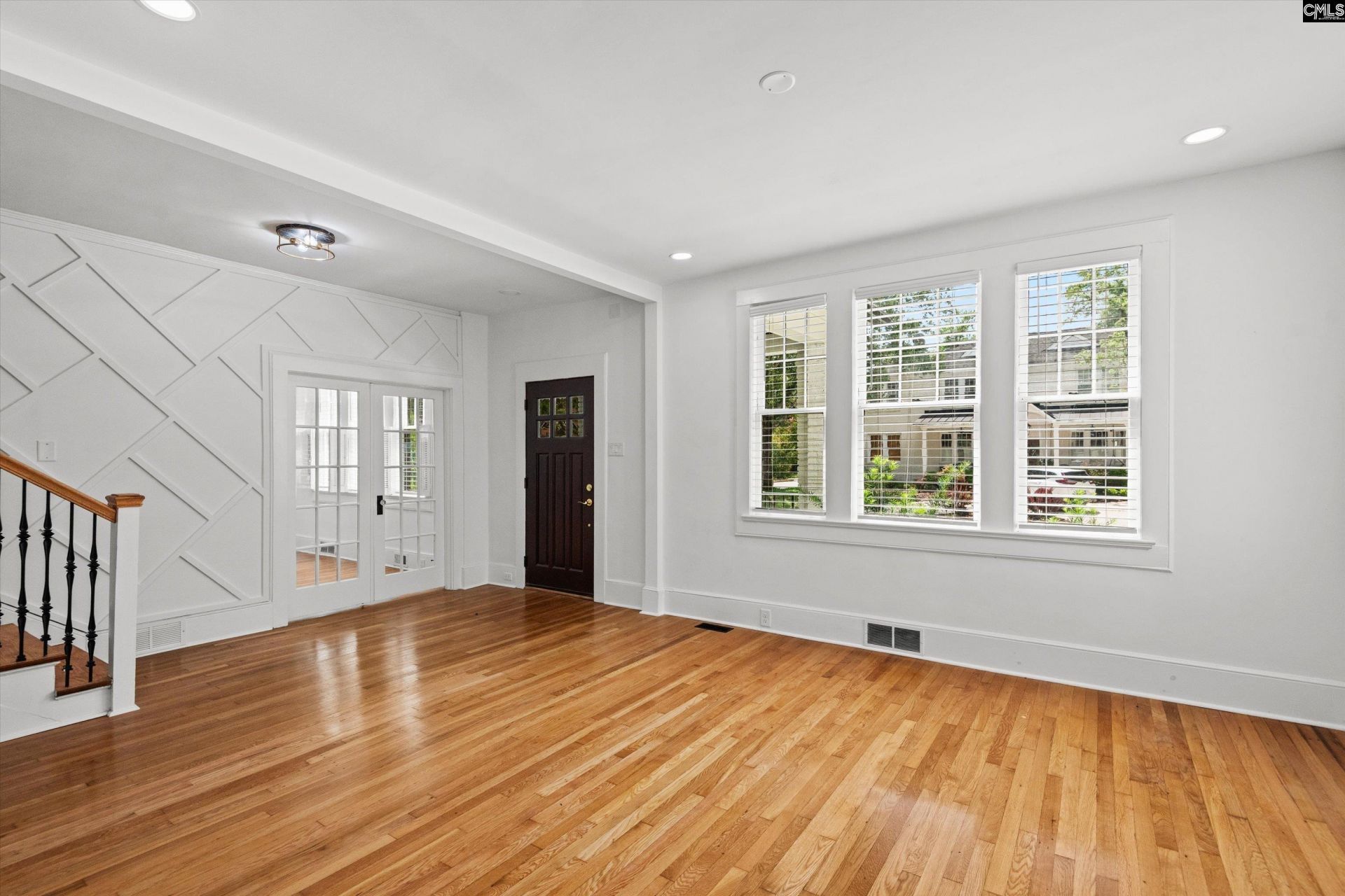 1731 Maplewood Drive Photo 4
