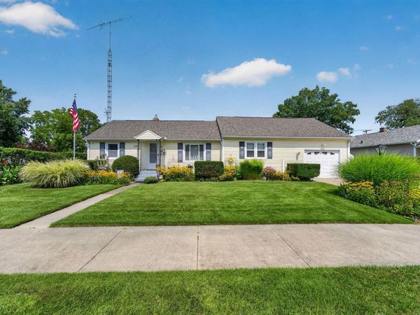 234 W La Salle Avenue, Mishawaka, IN 46545