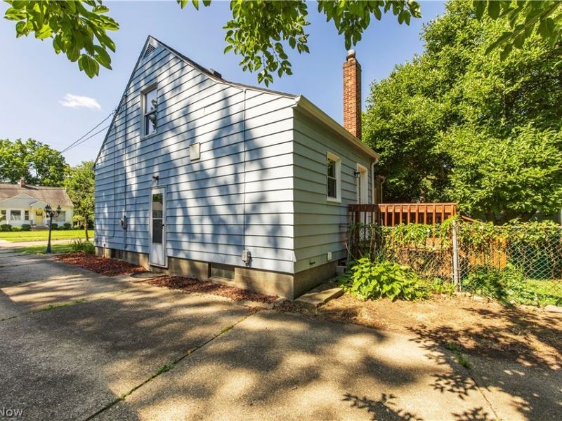 1597 Bond Street, Akron, OH 44313 Photo 34