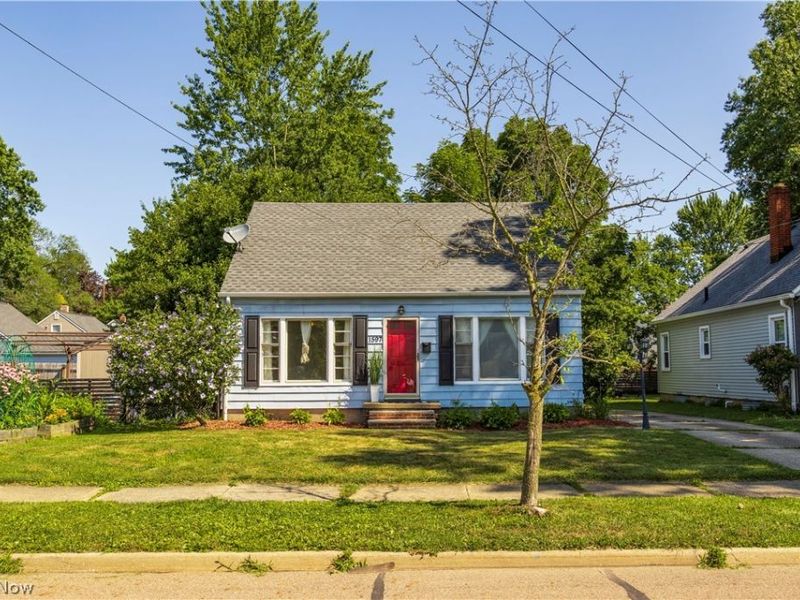 1597 Bond Street, Akron, OH 44313 Photo 4