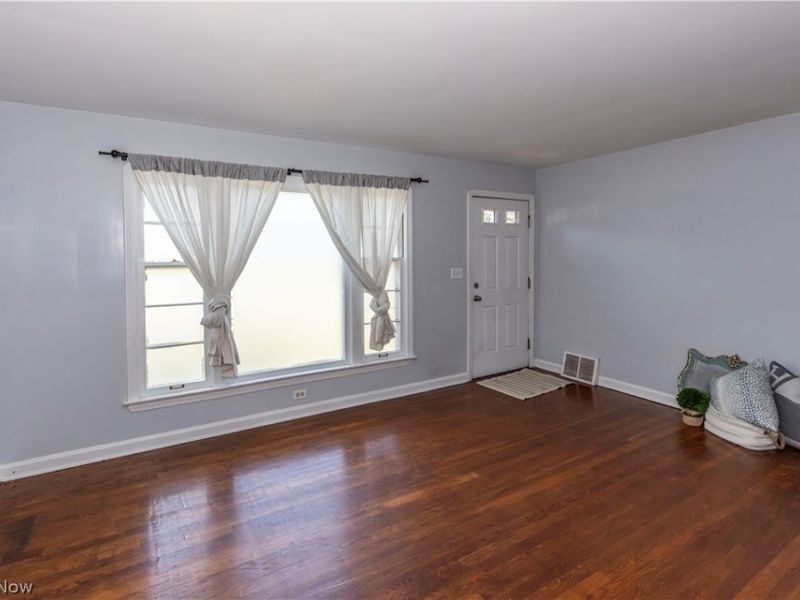 1597 Bond Street, Akron, OH 44313 Photo 6