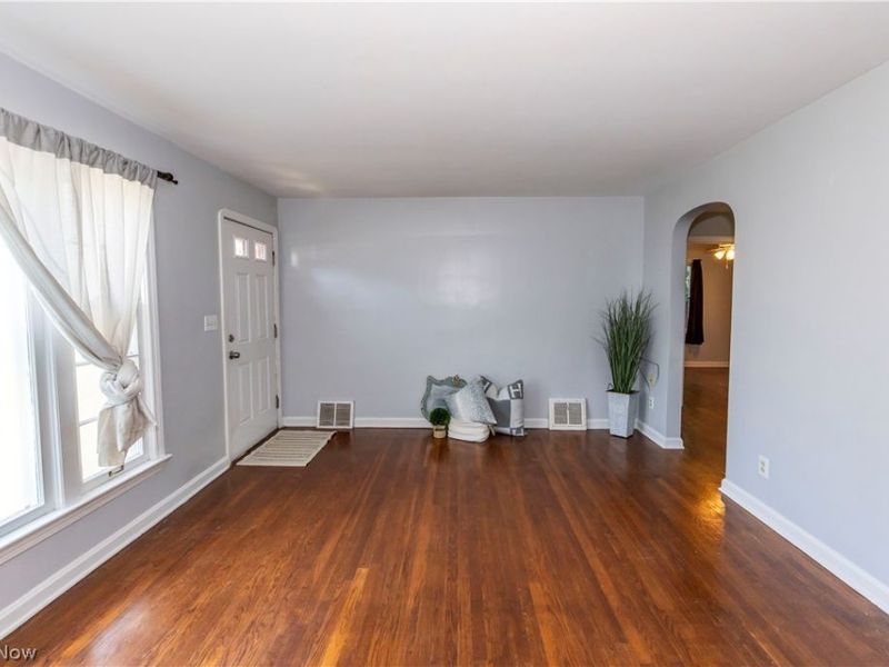 1597 Bond Street, Akron, OH 44313 Photo 9