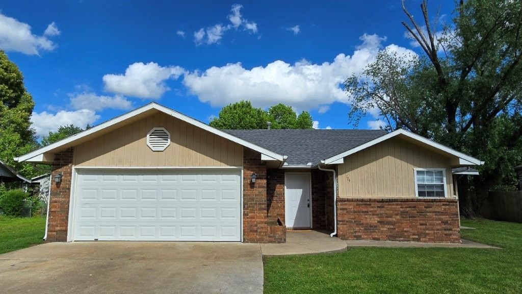 174 Township Drive, Centerton, AR 72719 Main Photo