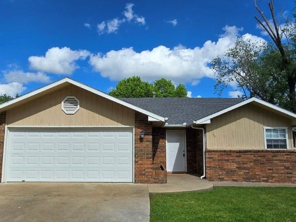 174 Township Drive, Centerton, AR 72719