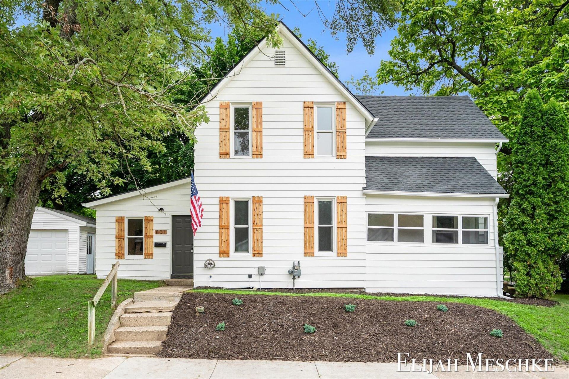 801 Coldbrook Street Ne, Grand Rapids, MI 49503 Main Photo