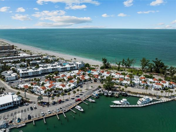 1585 TARPON CENTER DR, Unit 21, VENICE, FL 34285