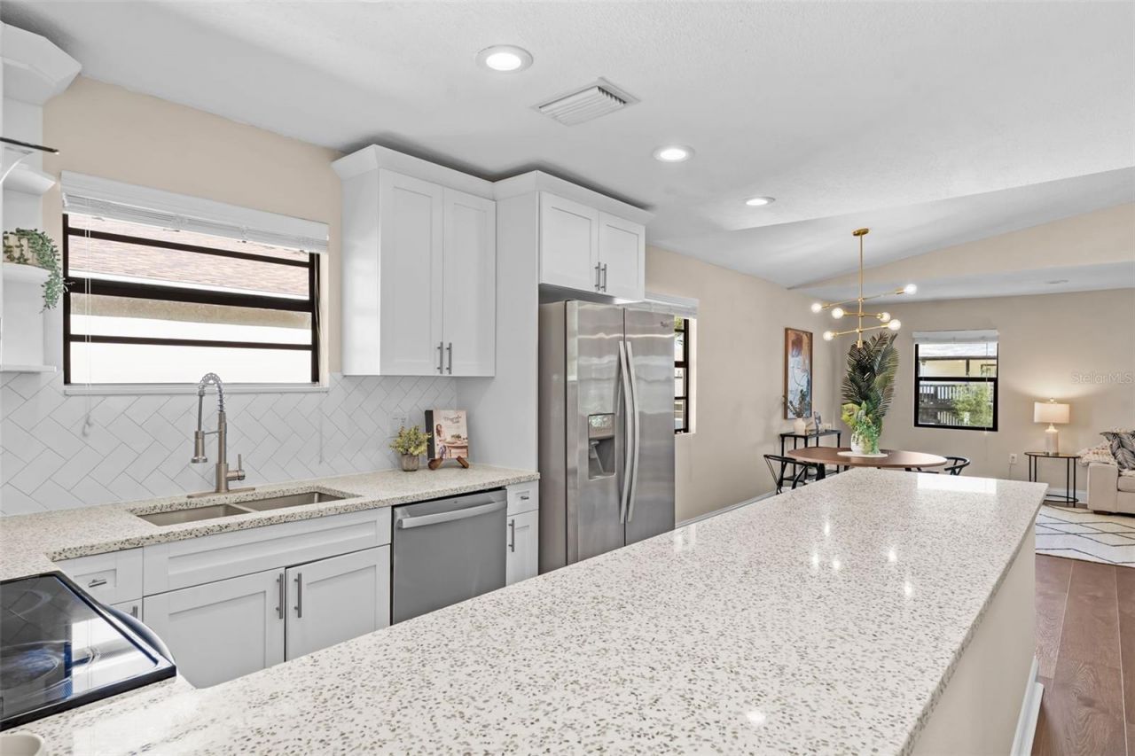 138 69th Avenue N, Saint Petersburg, FL 33702 Photo