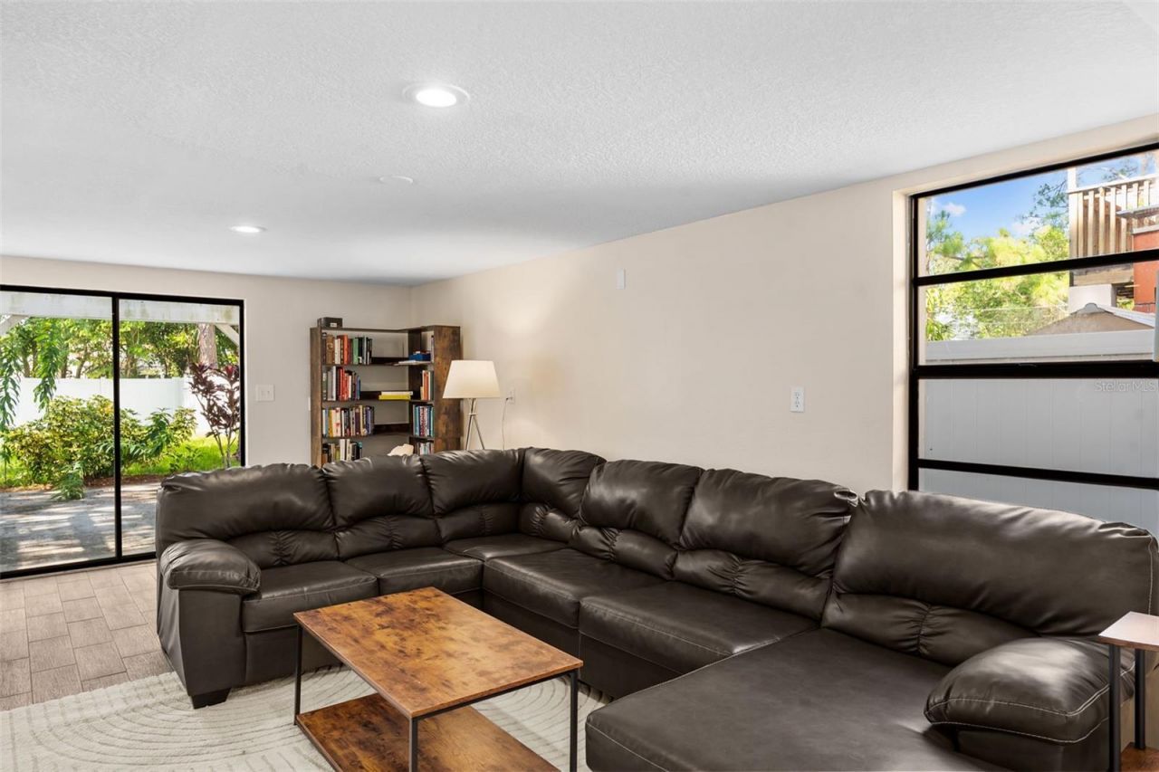 138 69th Avenue N, Saint Petersburg, FL 33702 Photo