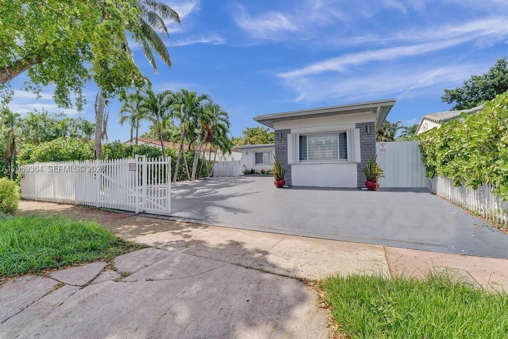 1750 71st St, Miami Beach, FL 33141 Photo