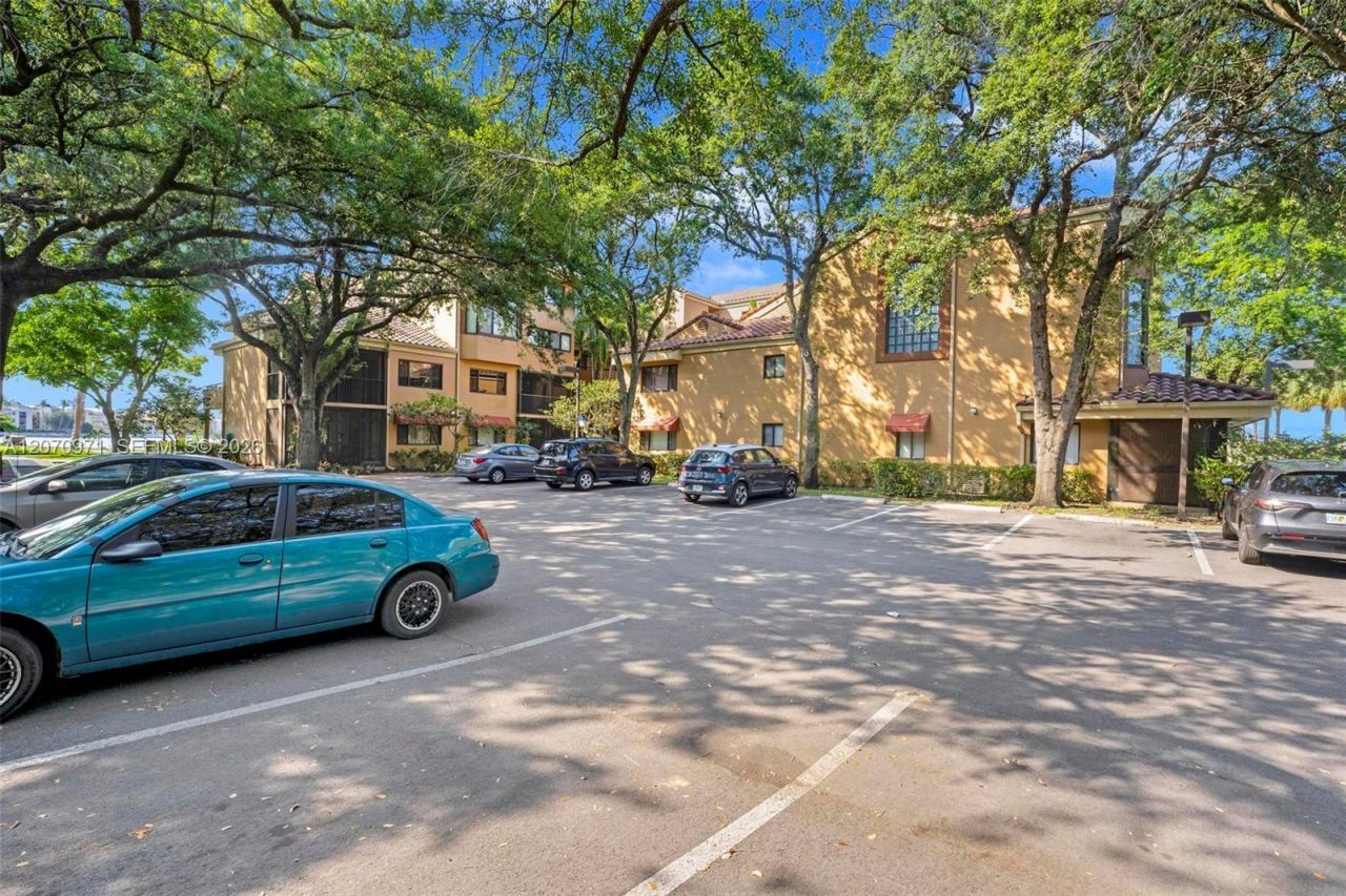 15545 N Miami Lakeway N , Unit 106, Miami Lakes, FL 33014 Photo