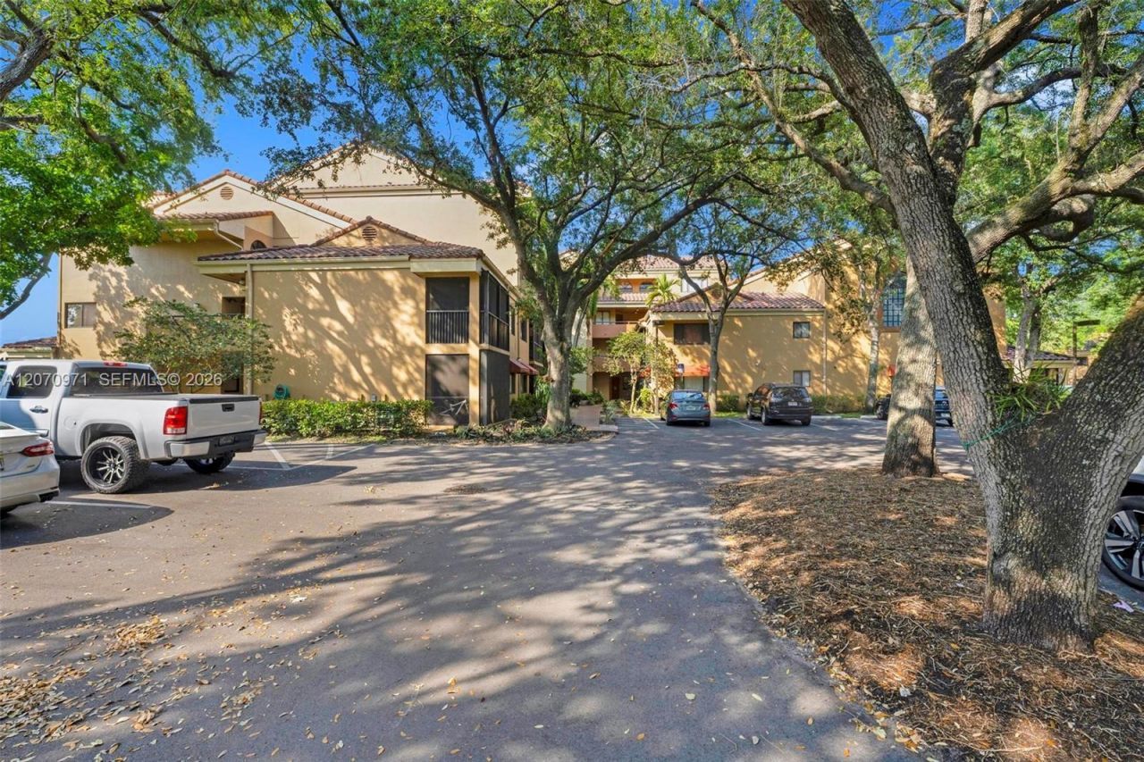 15545 N Miami Lakeway N , Unit 106, Miami Lakes, FL 33014 Photo