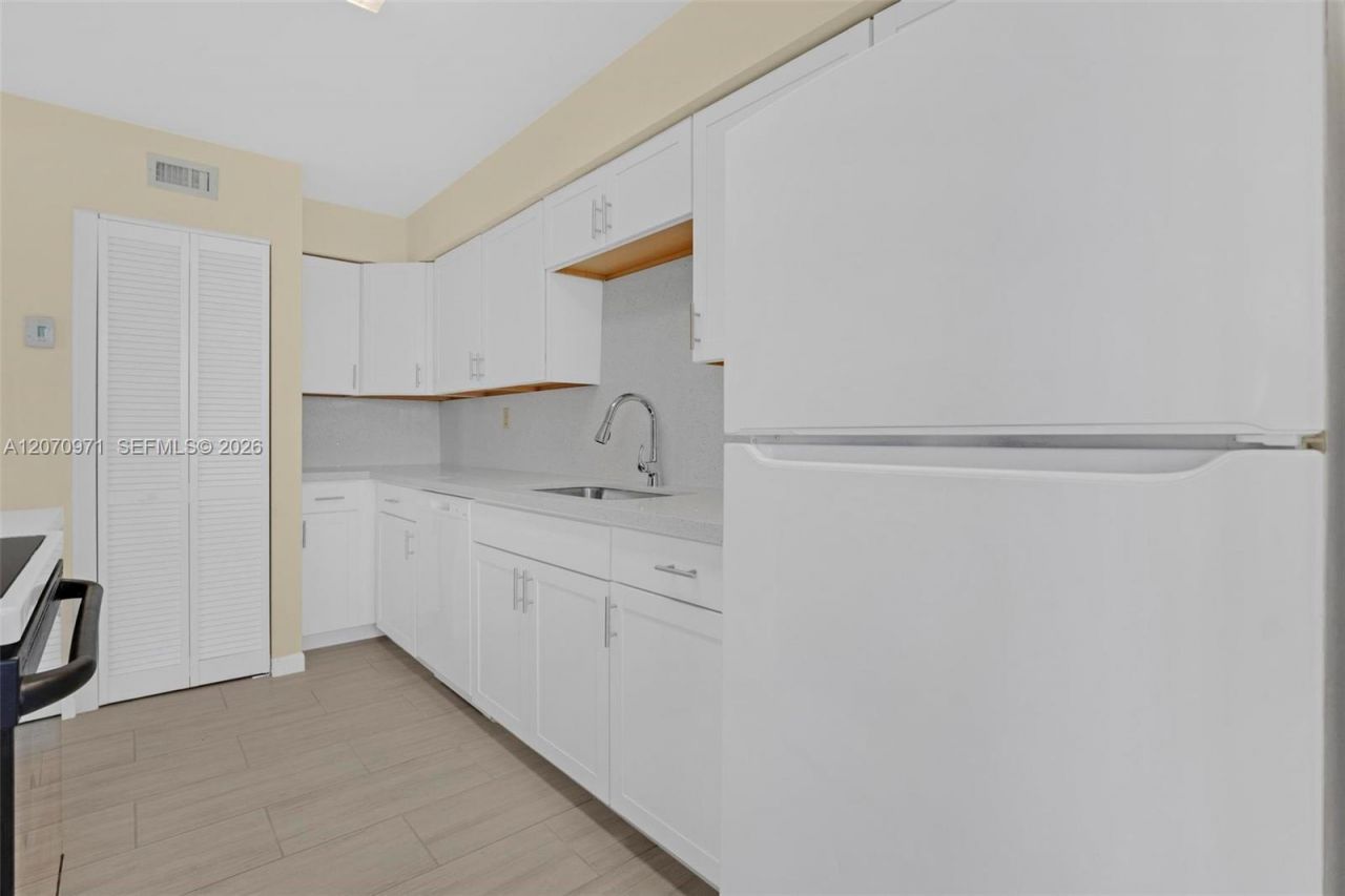 15545 N Miami Lakeway N , Unit 106, Miami Lakes, FL 33014 Photo