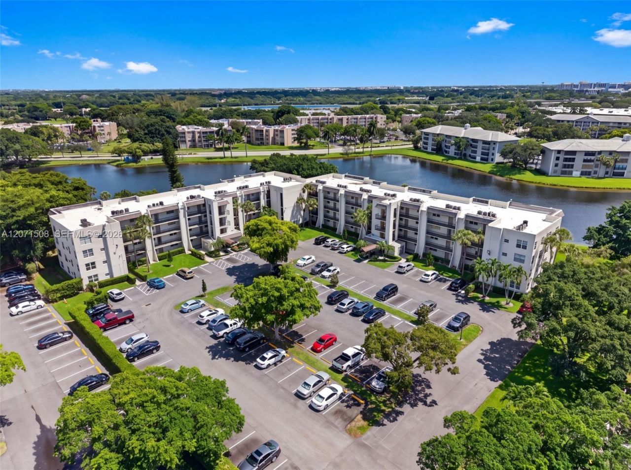 9440 Poinciana Pl , Unit 302, Davie, FL 33324 Photo