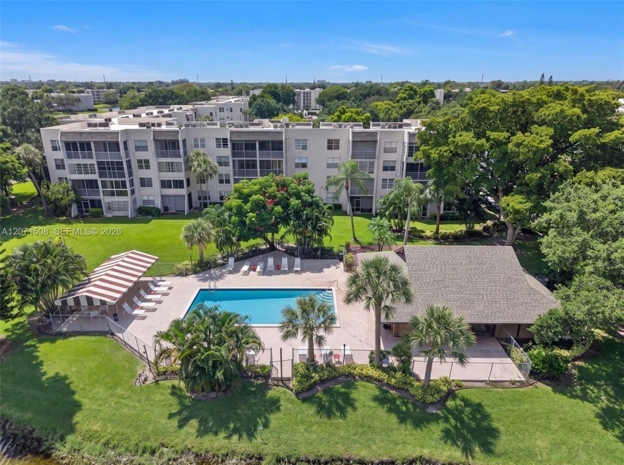 9440 Poinciana Pl , Unit 302, Davie, FL 33324 Photo