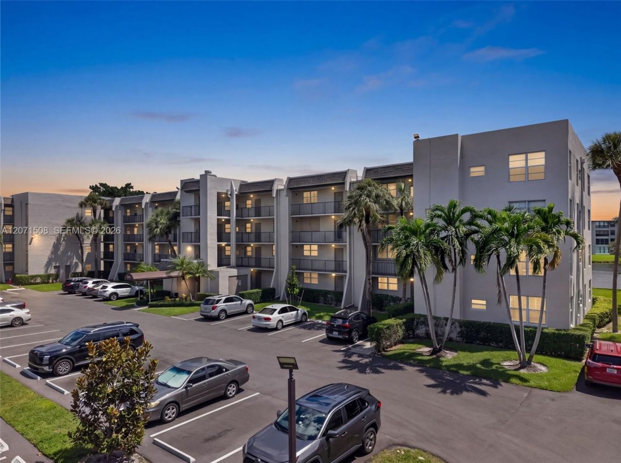 9440 Poinciana Pl , Unit 302, Davie, FL 33324 Photo