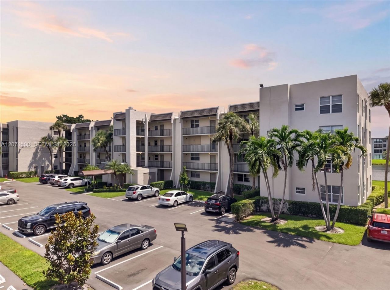 9440 Poinciana Pl , Unit 302, Davie, FL 33324 Photo