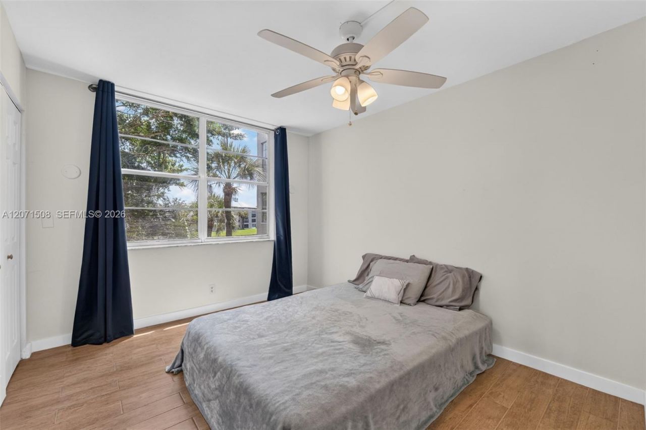 9440 Poinciana Pl , Unit 302, Davie, FL 33324 Photo