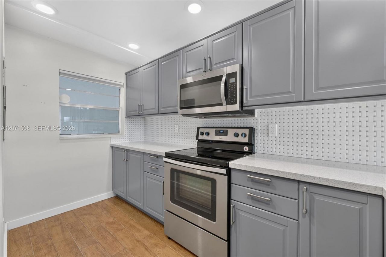 9440 Poinciana Pl , Unit 302, Davie, FL 33324 Photo