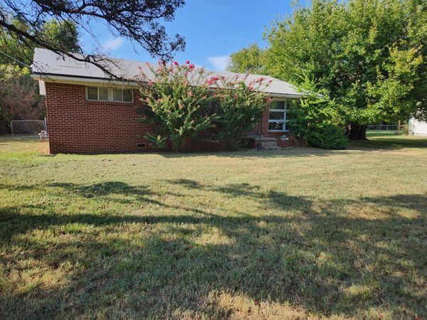 1010 E Hillcrest Drive , Vinita, OK 74301