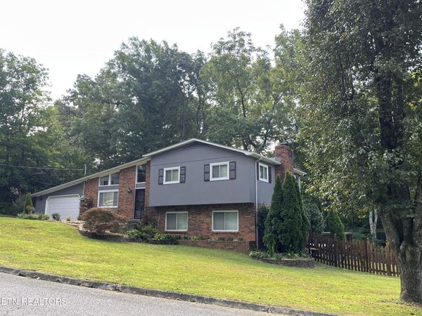 104 Clark Lane, Oak Ridge, TN 37830