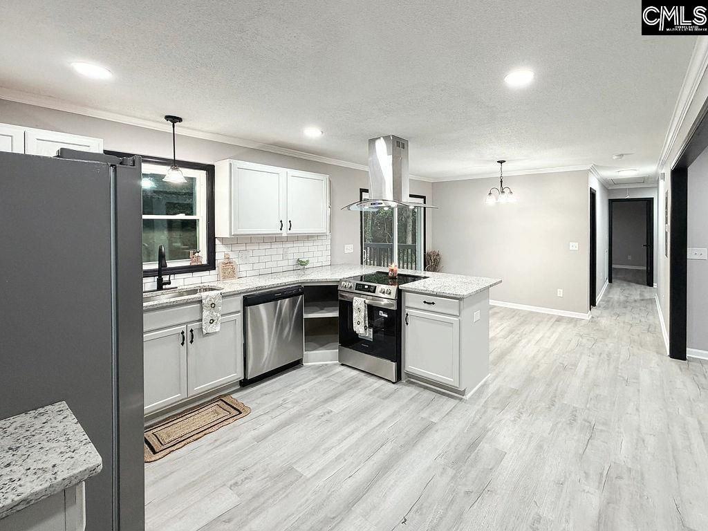 2037 Windsor Drive  Photo 11