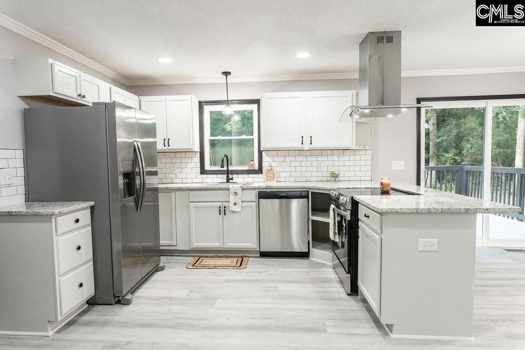 2037 Windsor Drive  Photo 12
