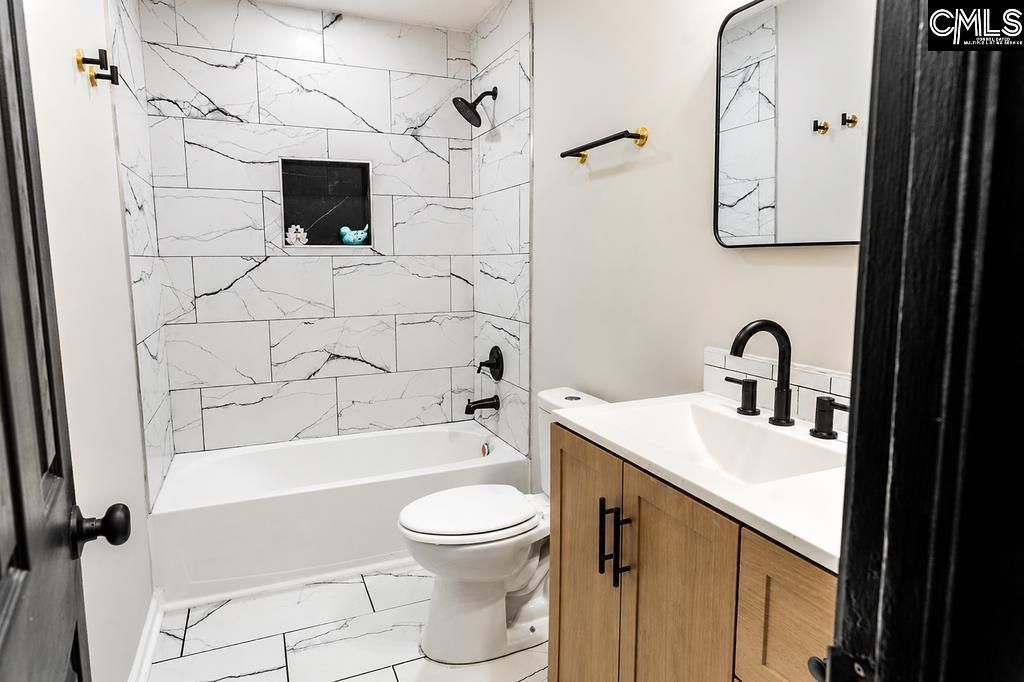 2037 Windsor Drive  Photo 14