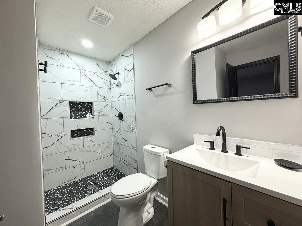 2037 Windsor Drive  Photo 23