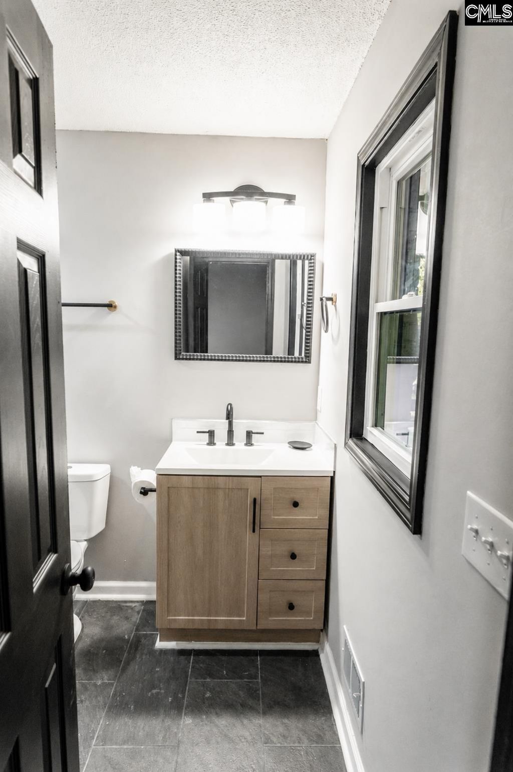 2037 Windsor Drive  Photo 24