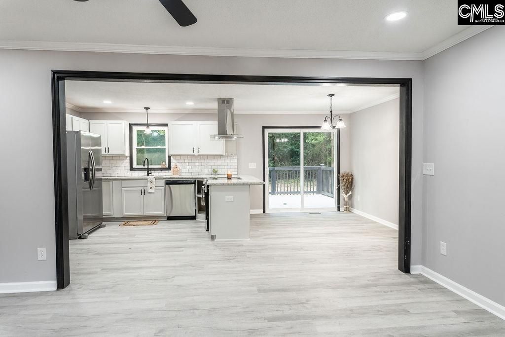 2037 Windsor Drive  Photo 7