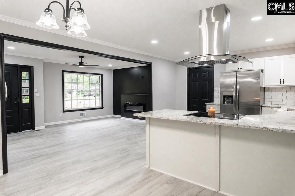 2037 Windsor Drive  Photo 9