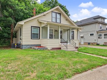 2102 Forest Avenue, Lansing, Mi 48910