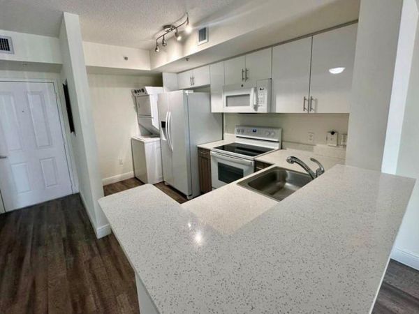 18335 NW 68 Avenue, Unit 245-616, Hialeah, FL 33015